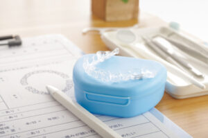 代々木駅前の矯正歯科、代々木クリスタル歯科医院でマウスピース矯正にデメリットはある？合わない症例や注意点を解説